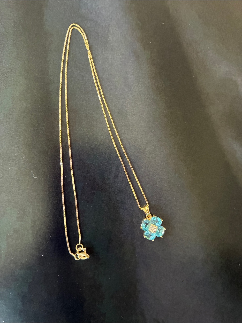 14k gold Necklace with topaz/diamond Pendant